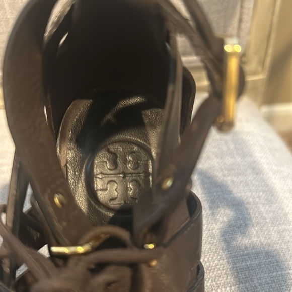 Tory Burch Gladiator Heels. Brown leather - size 6.5M - Picture 16 of 17